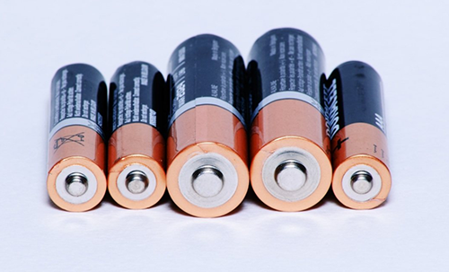 AGV锂含羞草视频污市场渗透率如何？